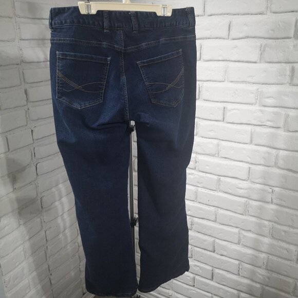 Wind River Curvy Ladies Lined Medium Wash Bootcut Slight Flare Jeans - Picture 2 of 14